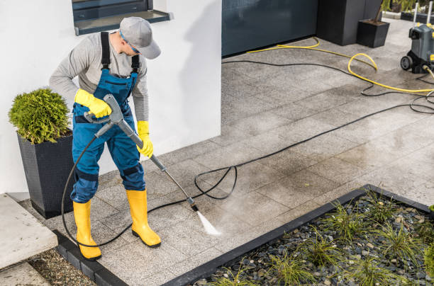 Best Deck Cleaning Services  in Fox Island, WA