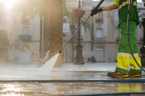 Best Garage Pressure Washing  in Fox Island, WA